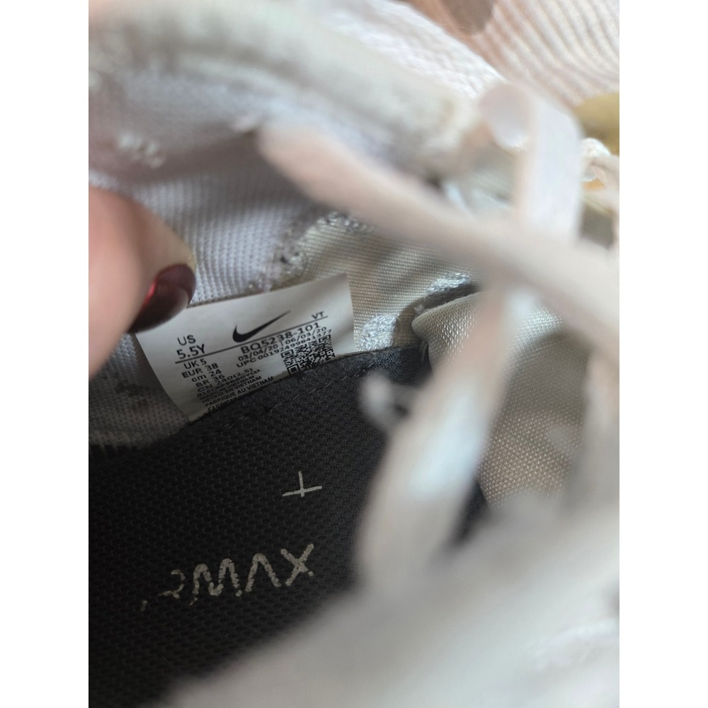 **Nike Air Max White Metallic Silver Sneakers Youth 5.5Y / Women's 7** - Picture 5 of 9